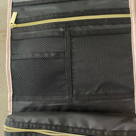 NINE WEST HANGING TRAVEL MAKEUP / JEWELRY CASE BAG -NWT new with tags - Picture 6 of 9